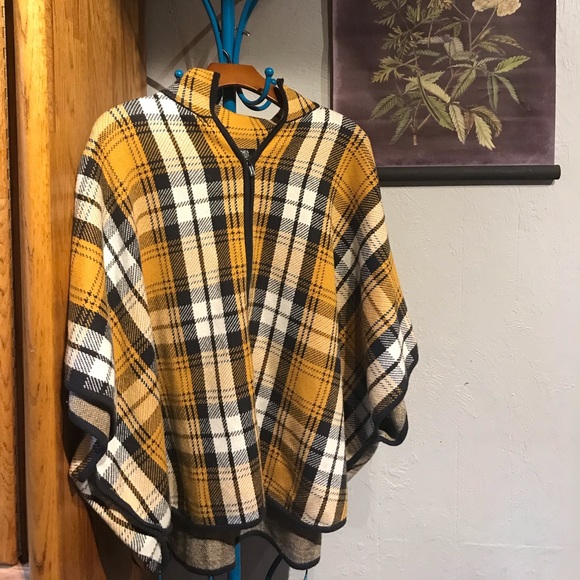 Jones New York Sweaters - Jones New York Plaid Mock Neck Zip Front Poncho
